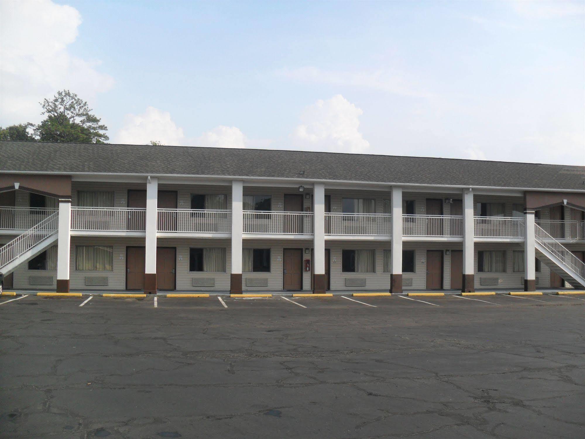 Newport News Inn מראה חיצוני תמונה