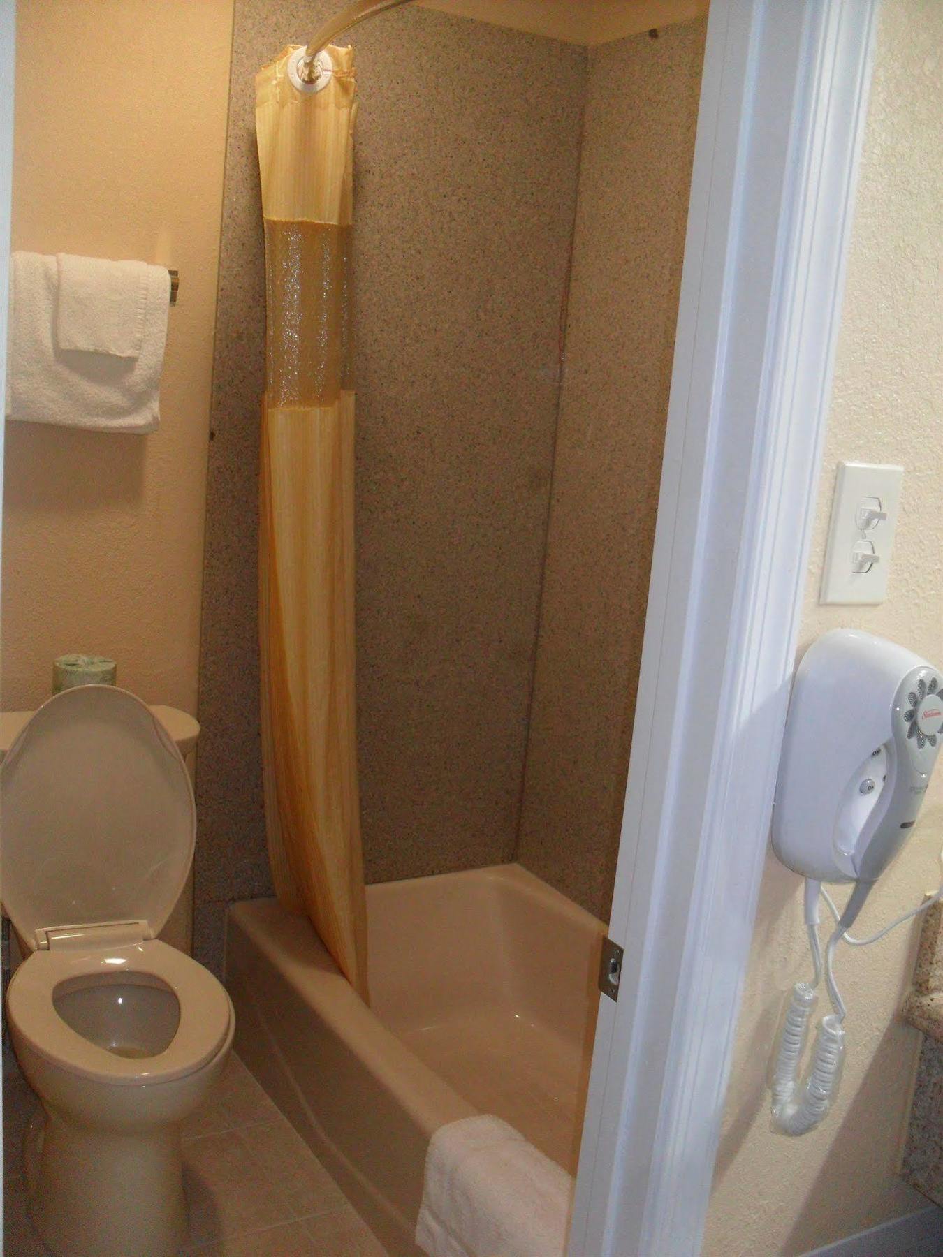 Newport News Inn מראה חיצוני תמונה