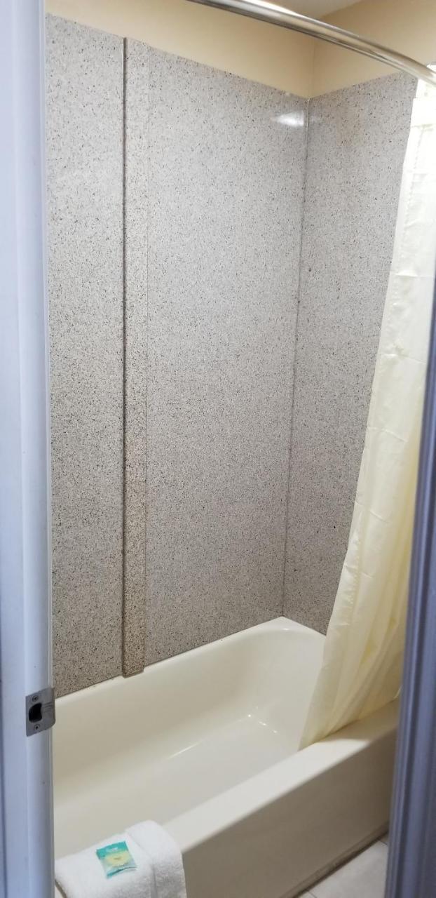 Newport News Inn מראה חיצוני תמונה
